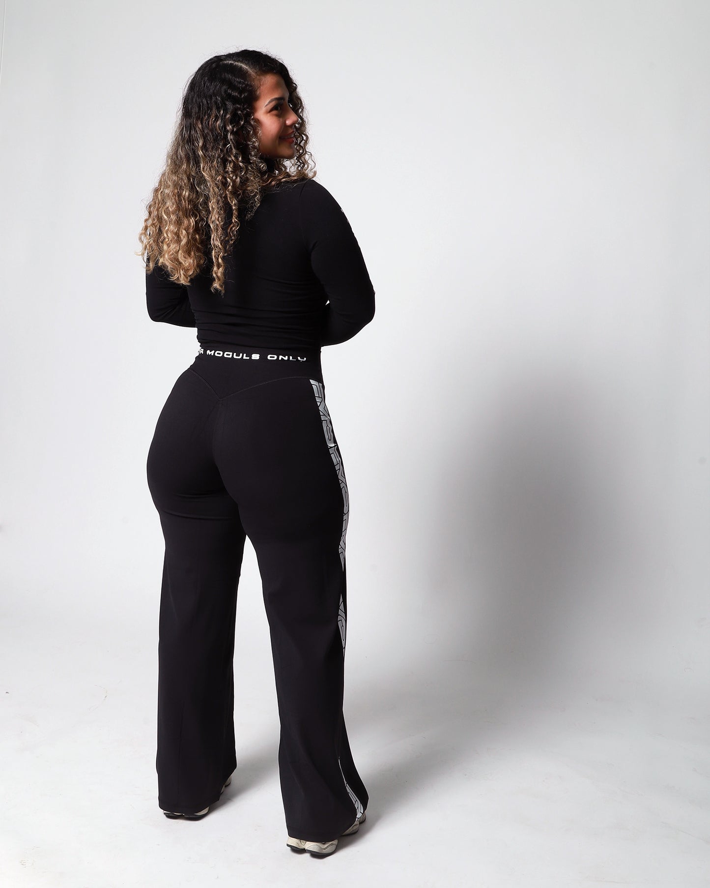 FMO Luxury Contour Flared Leggings